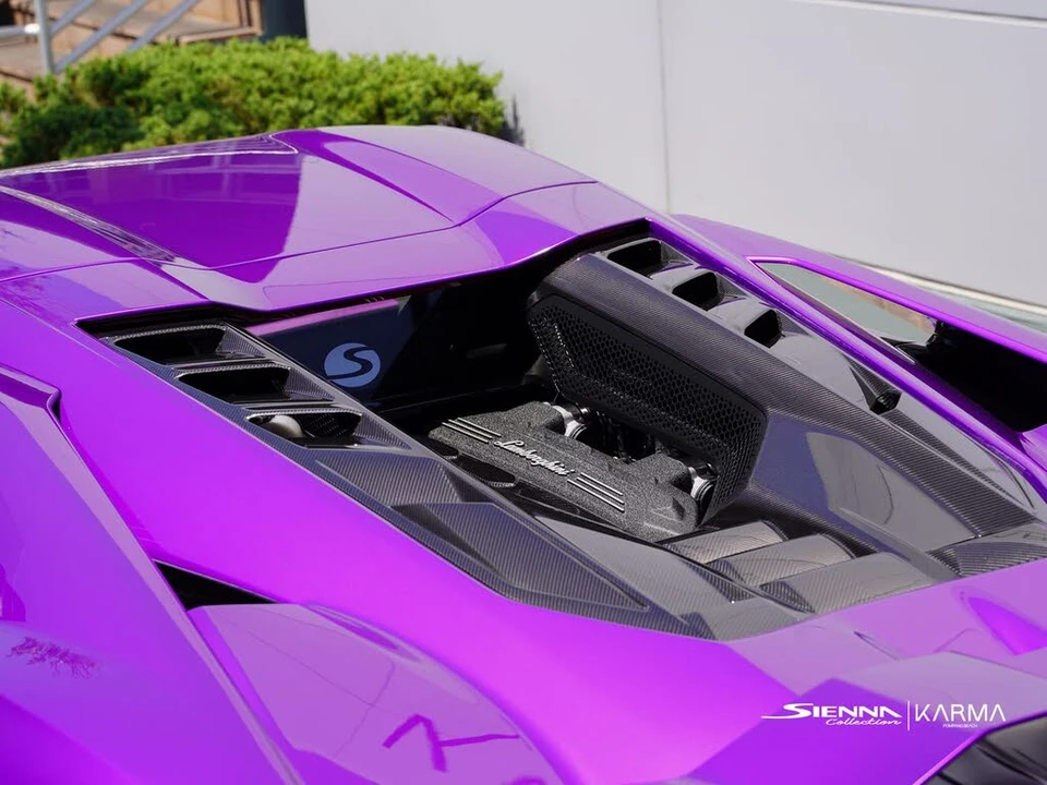 2026 Lamborghini Revuelto - Image 11 of 31