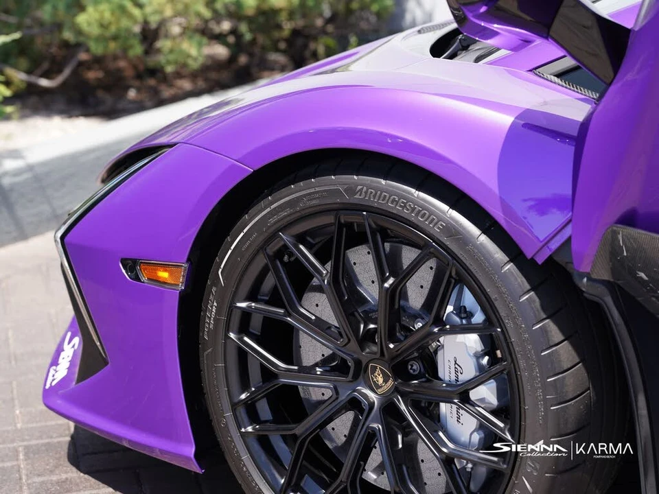 2026 Lamborghini Revuelto - Image 14 of 31