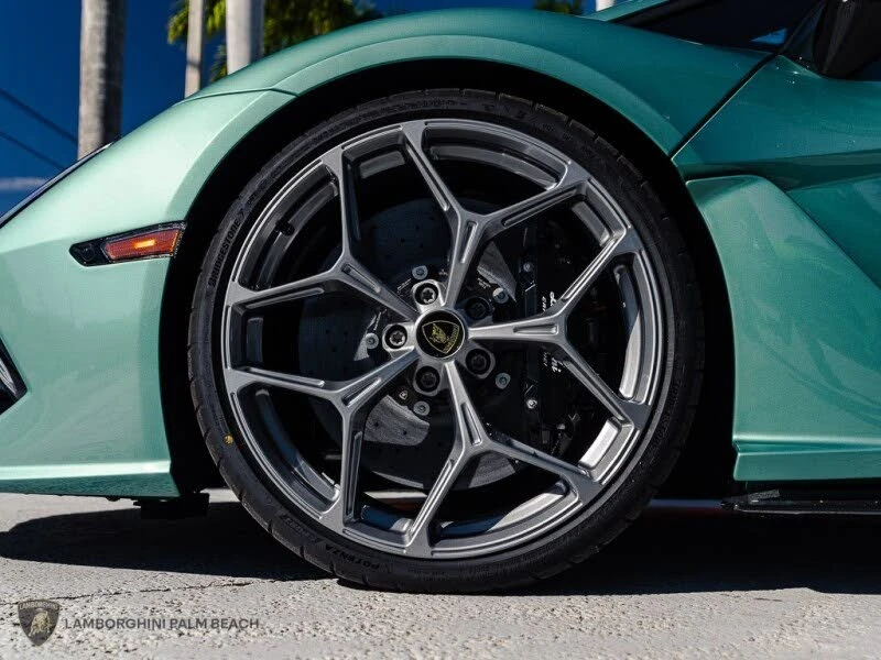 2026 Lamborghini Revuelto - Image 22 of 22