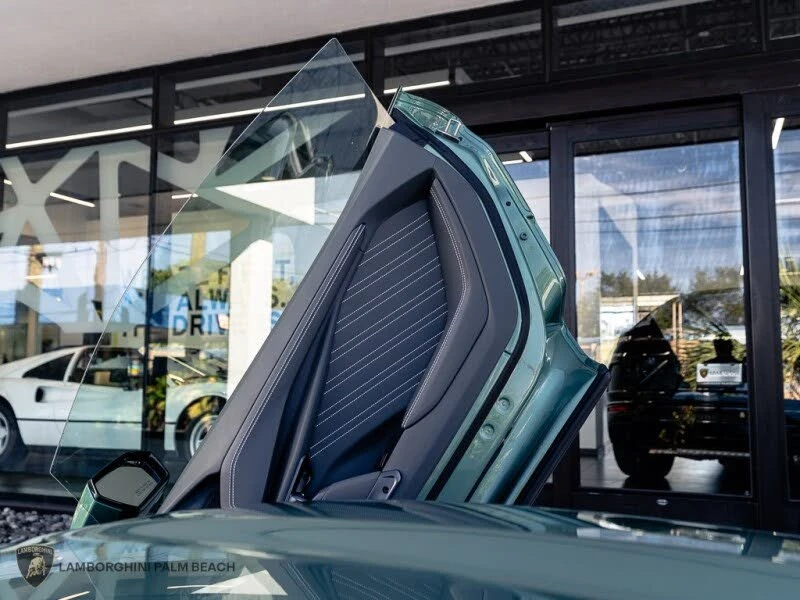 2026 Lamborghini Revuelto - Image 16 of 22
