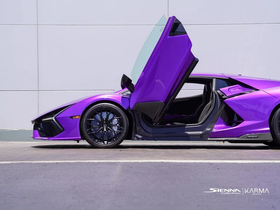 2026 Lamborghini Revuelto - Image 5 of 31