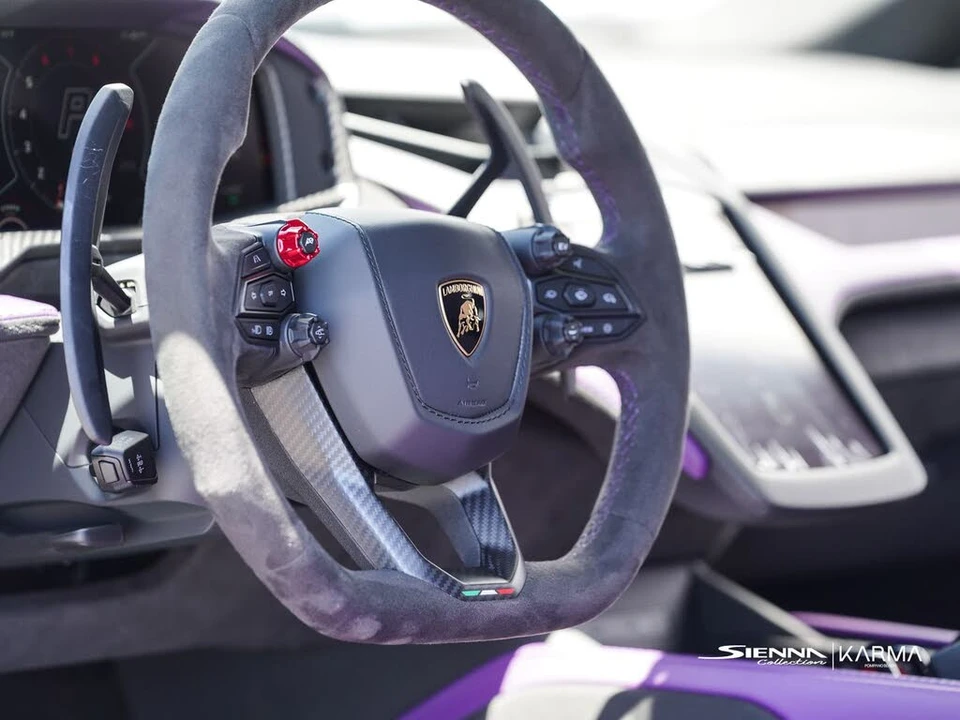 2026 Lamborghini Revuelto - Image 15 of 31