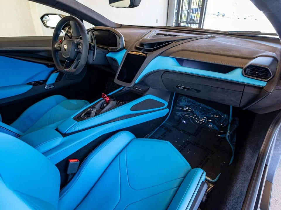 2026 Lamborghini Revuelto - Image 21 of 29