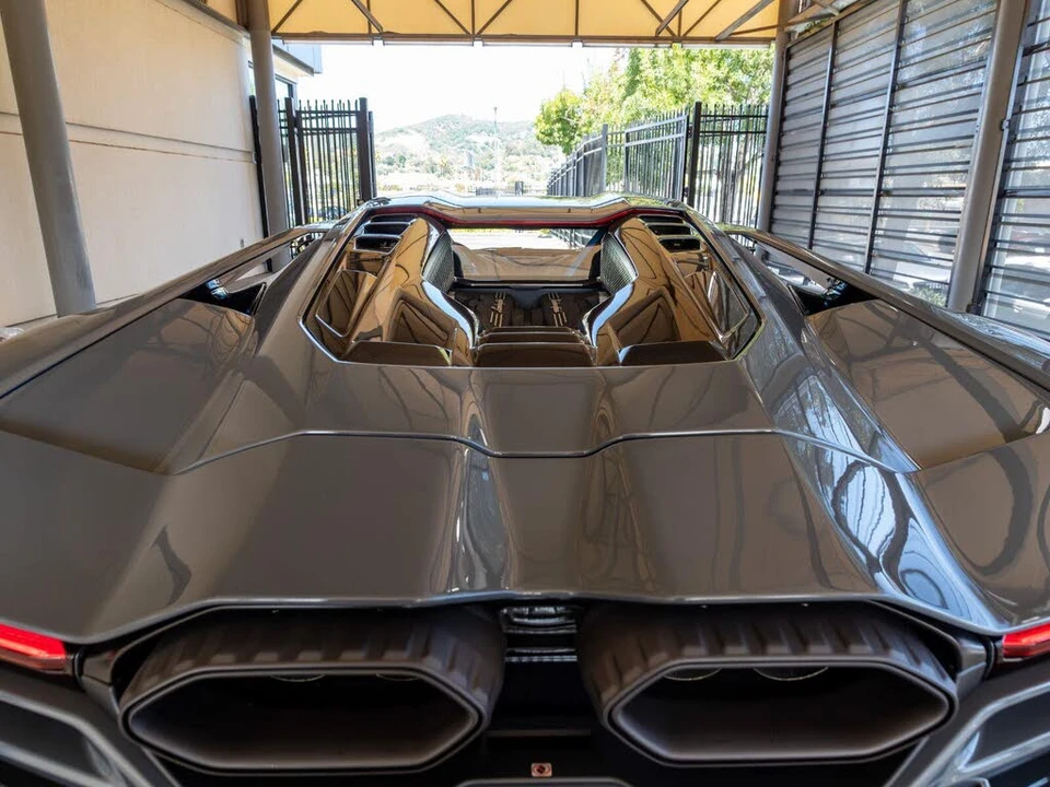 2026 Lamborghini Revuelto - Image 26 of 29