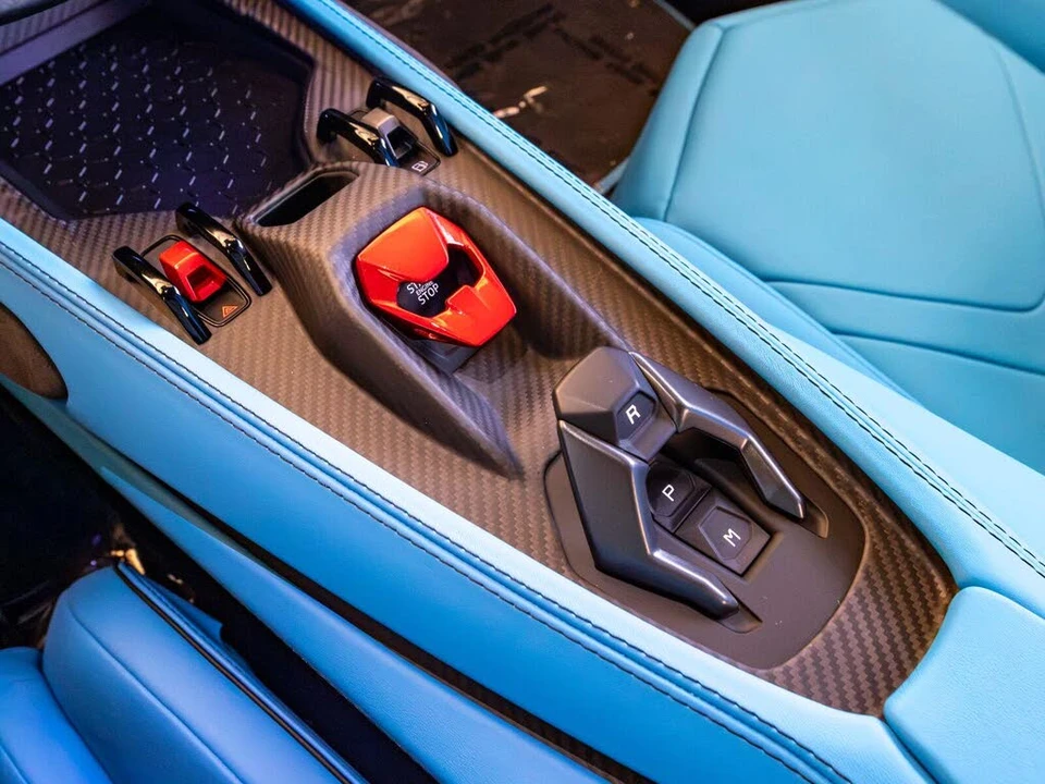 2026 Lamborghini Revuelto - Image 18 of 29