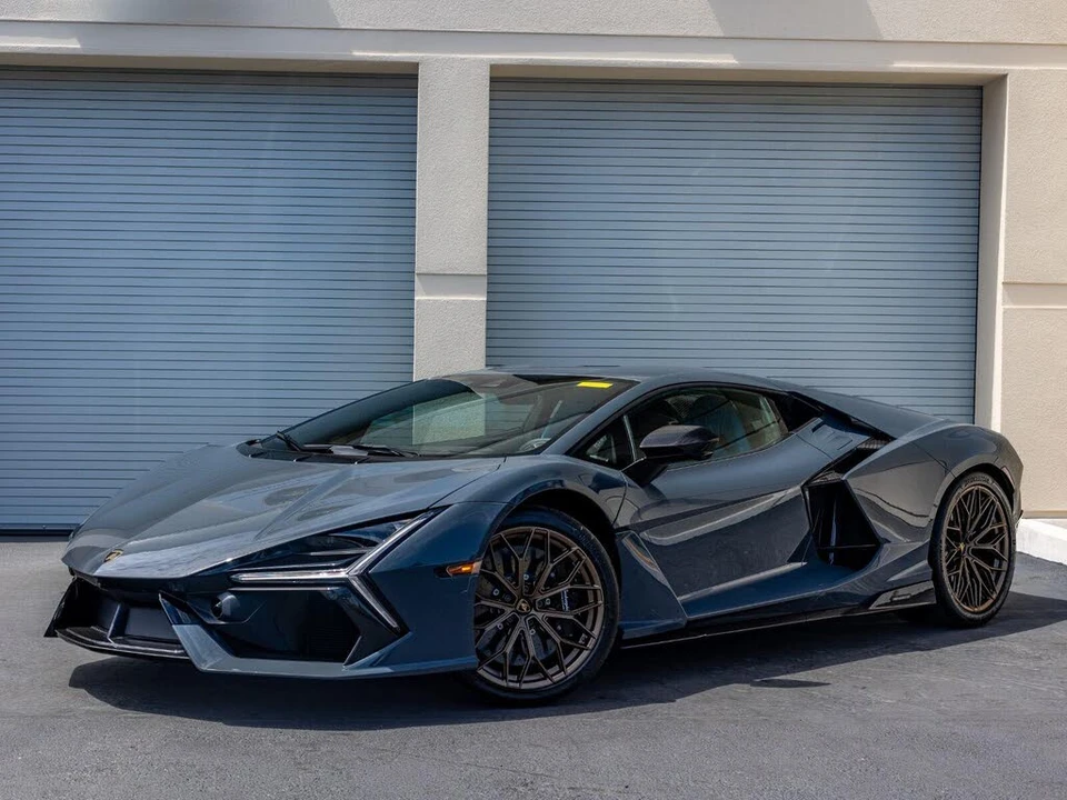 2026 Lamborghini Revuelto - Image 3 of 29