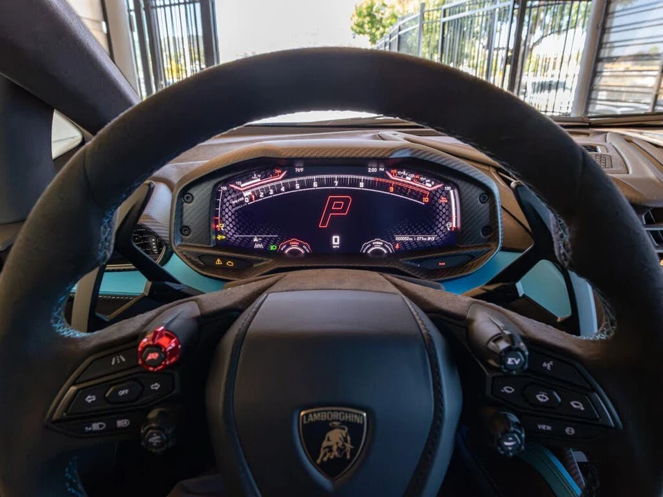 2026 Lamborghini Revuelto - Image 16 of 29