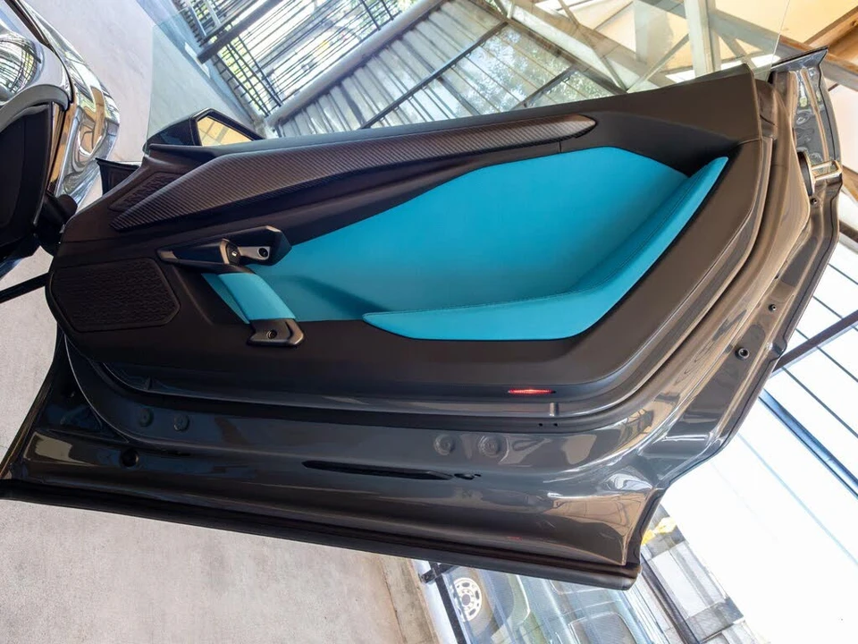 2026 Lamborghini Revuelto - Image 20 of 29