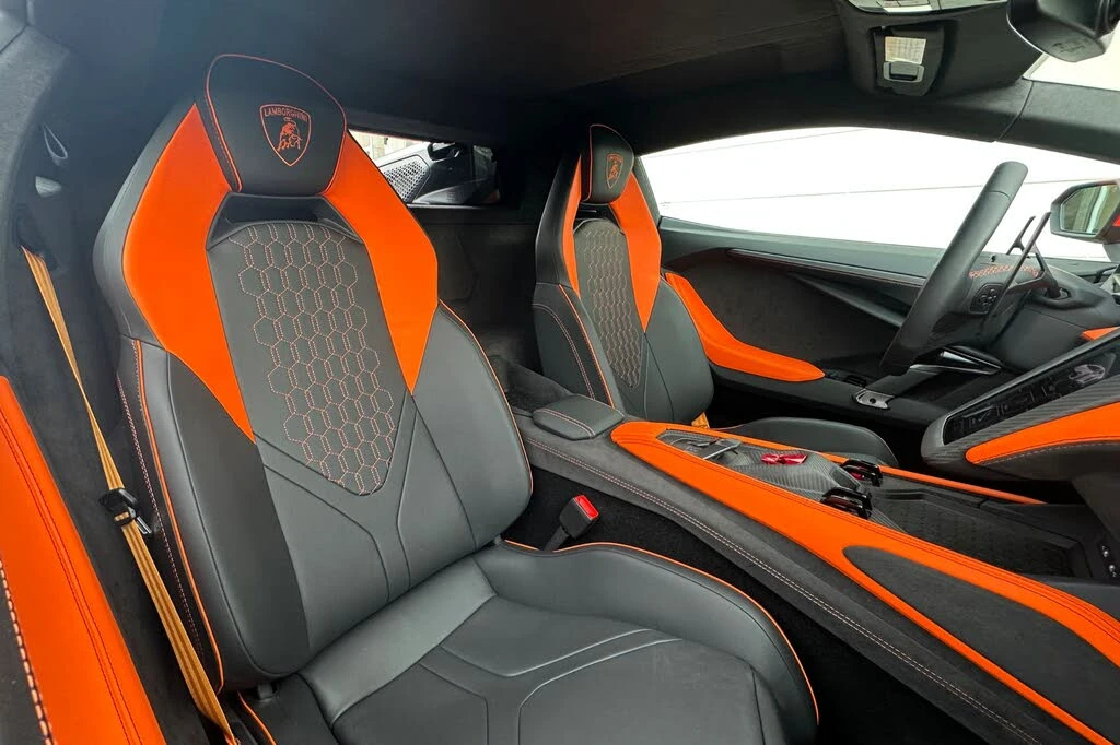 2026 Lamborghini Revuelto - Image 4 of 6
