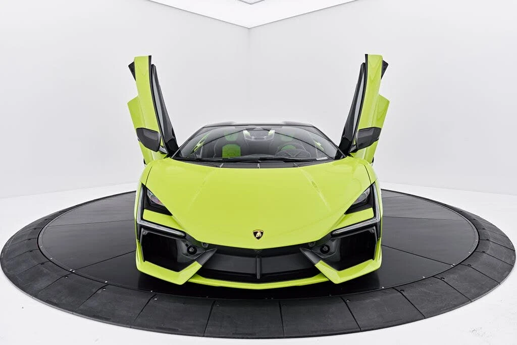 2026 Lamborghini Revuelto - Image 28 of 31