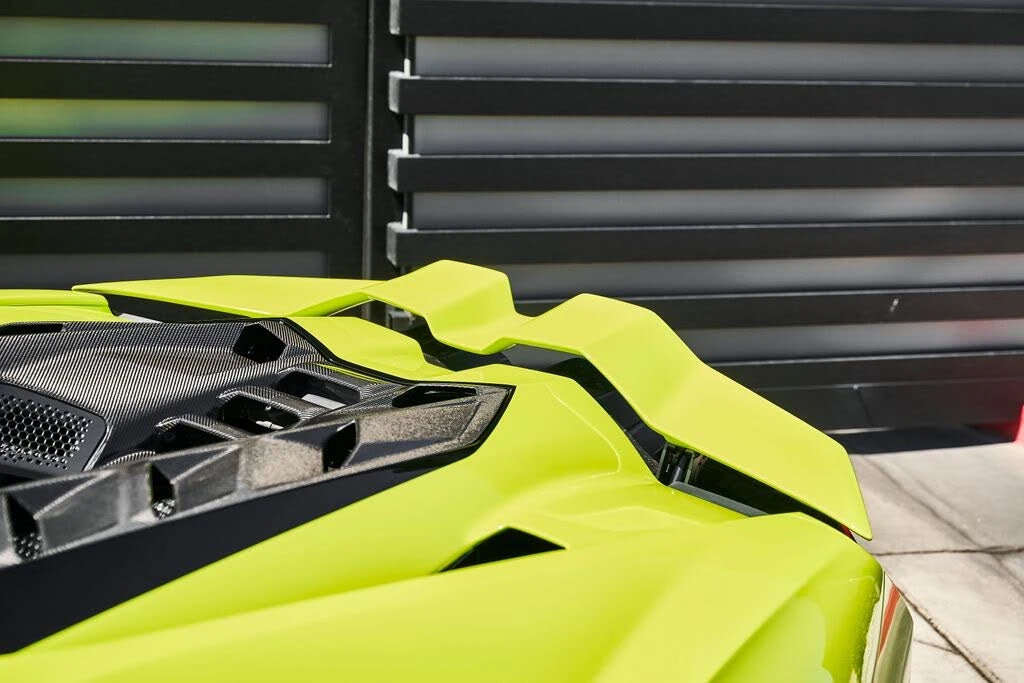 2026 Lamborghini Revuelto - Image 10 of 31