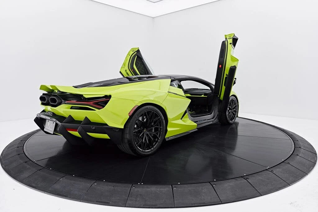 2026 Lamborghini Revuelto - Image 25 of 31