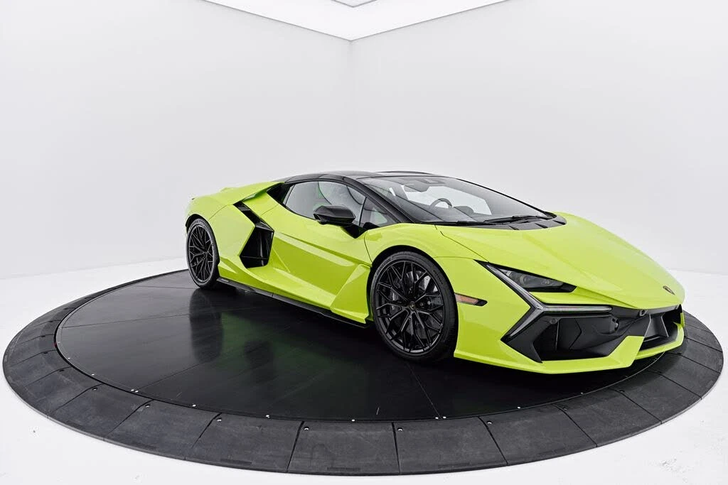 2026 Lamborghini Revuelto - Image 19 of 31