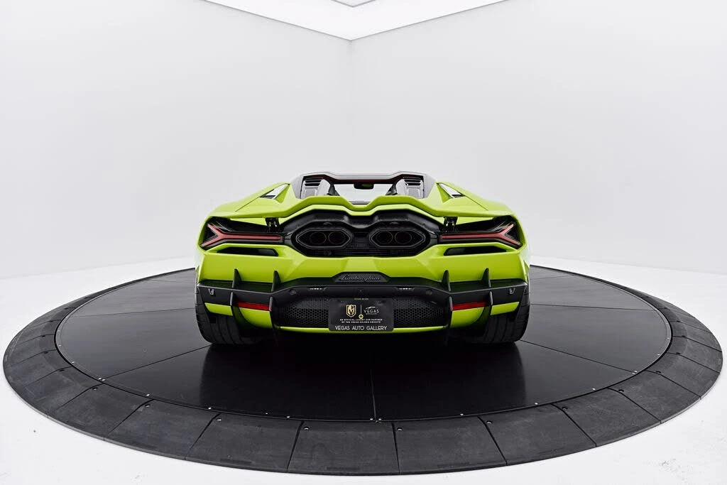 2026 Lamborghini Revuelto - Image 16 of 31