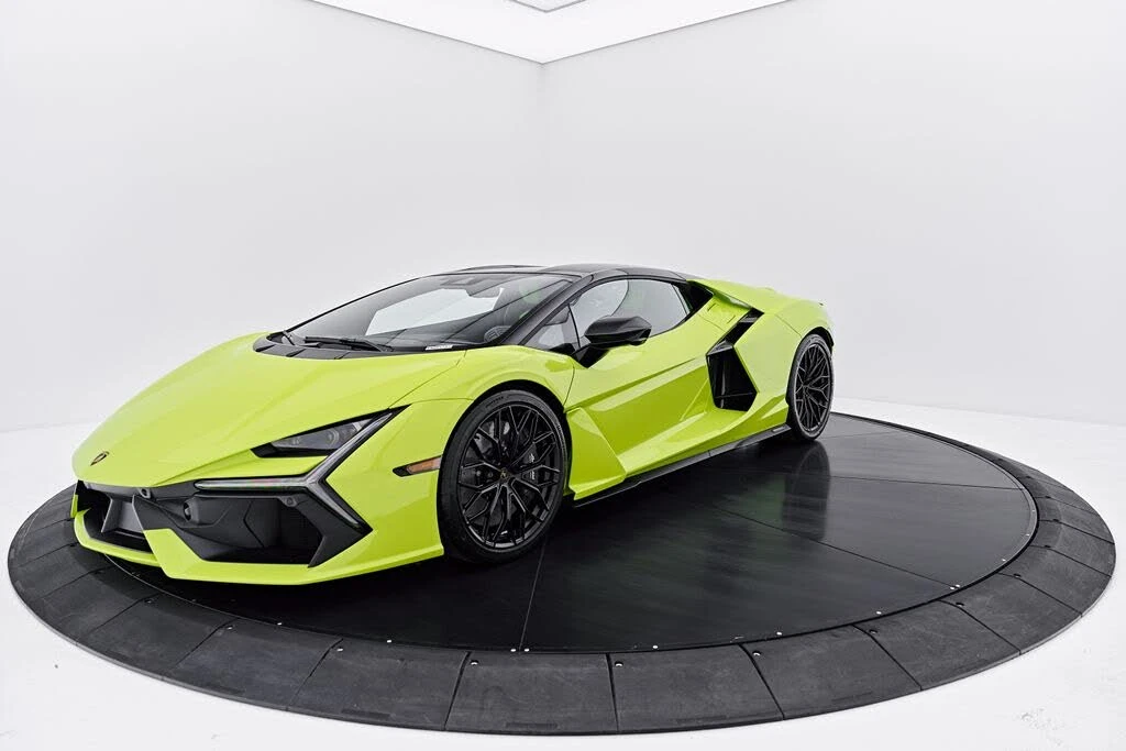 2026 Lamborghini Revuelto - Image 13 of 31