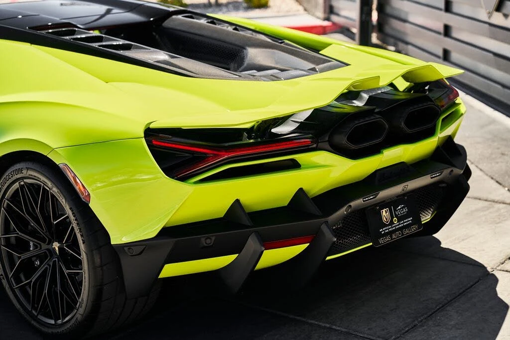 2026 Lamborghini Revuelto - Image 11 of 31