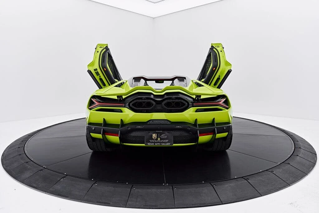 2026 Lamborghini Revuelto - Image 24 of 31