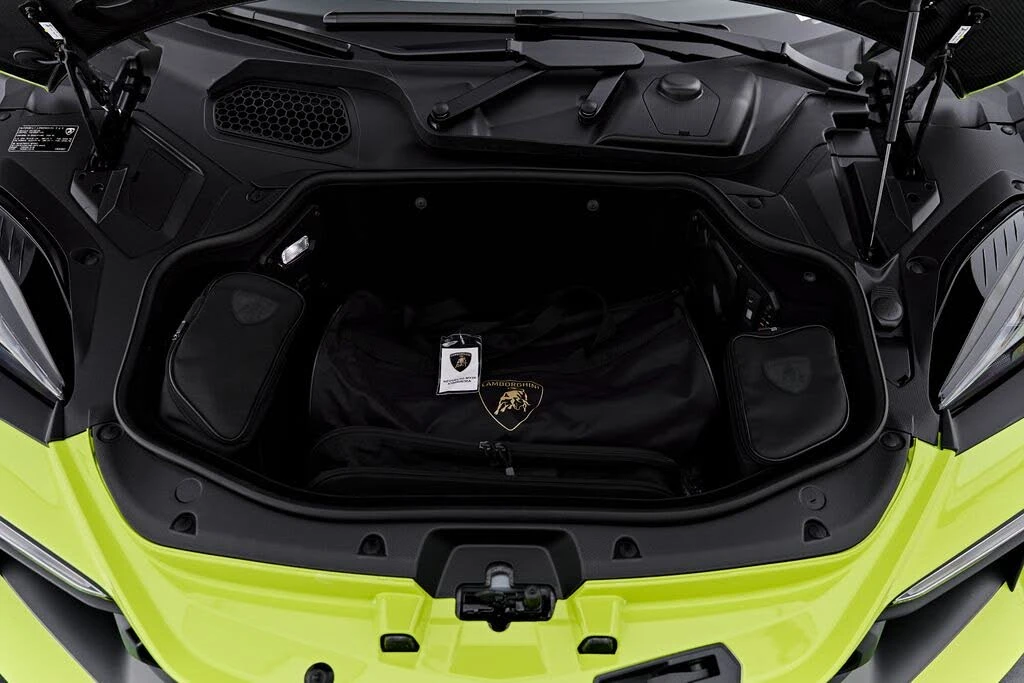 2026 Lamborghini Revuelto - Image 30 of 31
