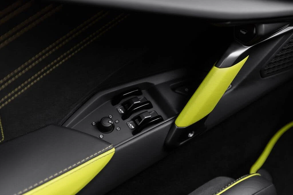 2026 Lamborghini Revuelto - Image 22 of 31