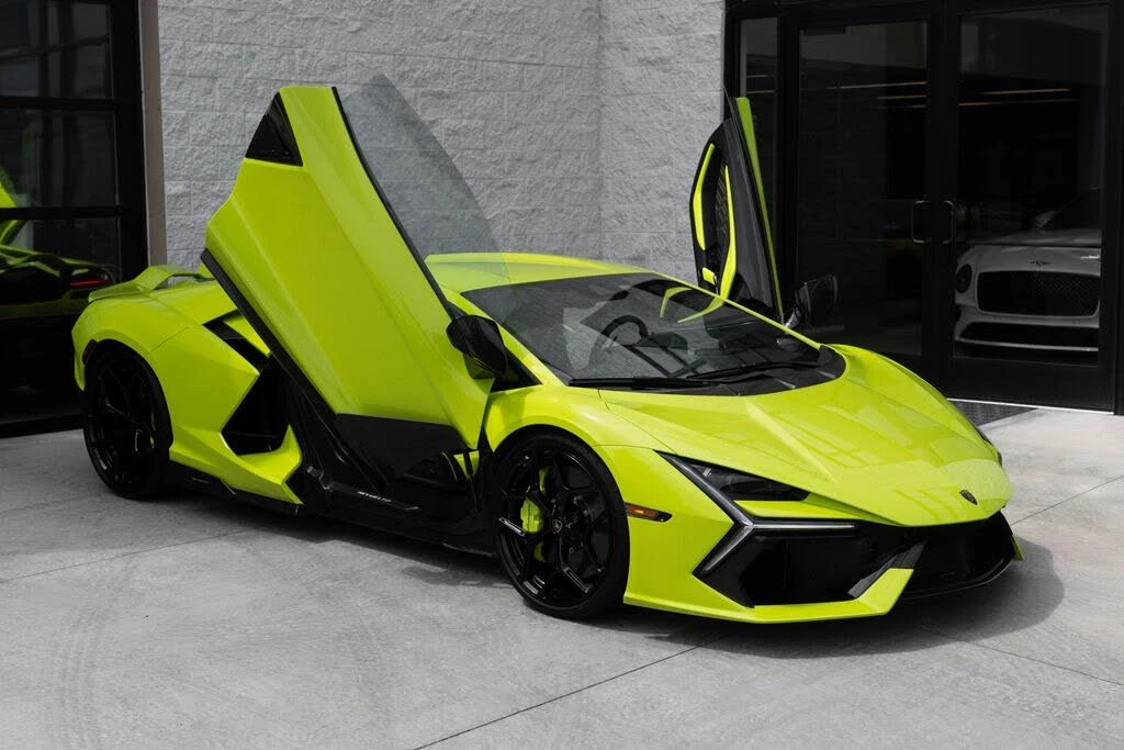 2026 Lamborghini Revuelto - Image 3 of 31