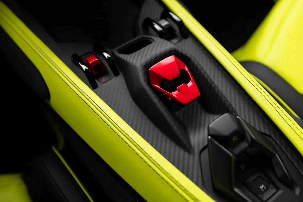 2026 Lamborghini Revuelto - Image 25 of 31