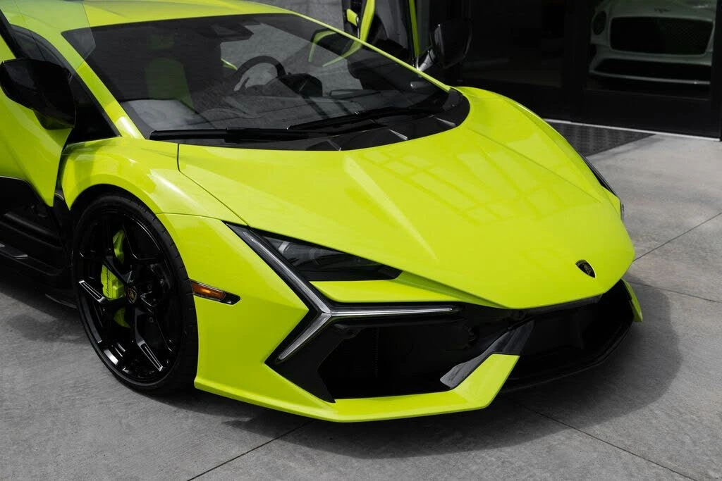 2026 Lamborghini Revuelto - Image 5 of 31
