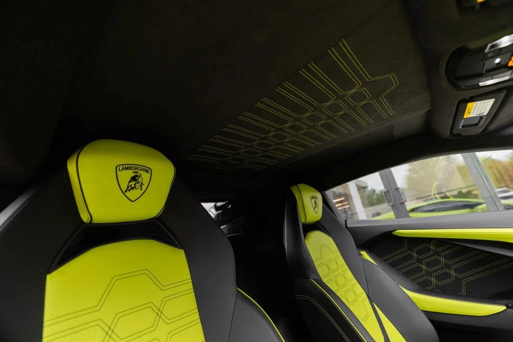 2026 Lamborghini Revuelto - Image 20 of 31