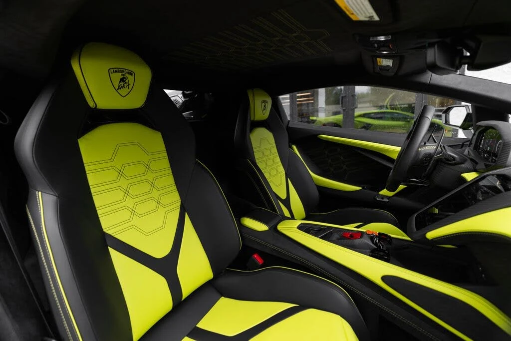 2026 Lamborghini Revuelto - Image 18 of 31