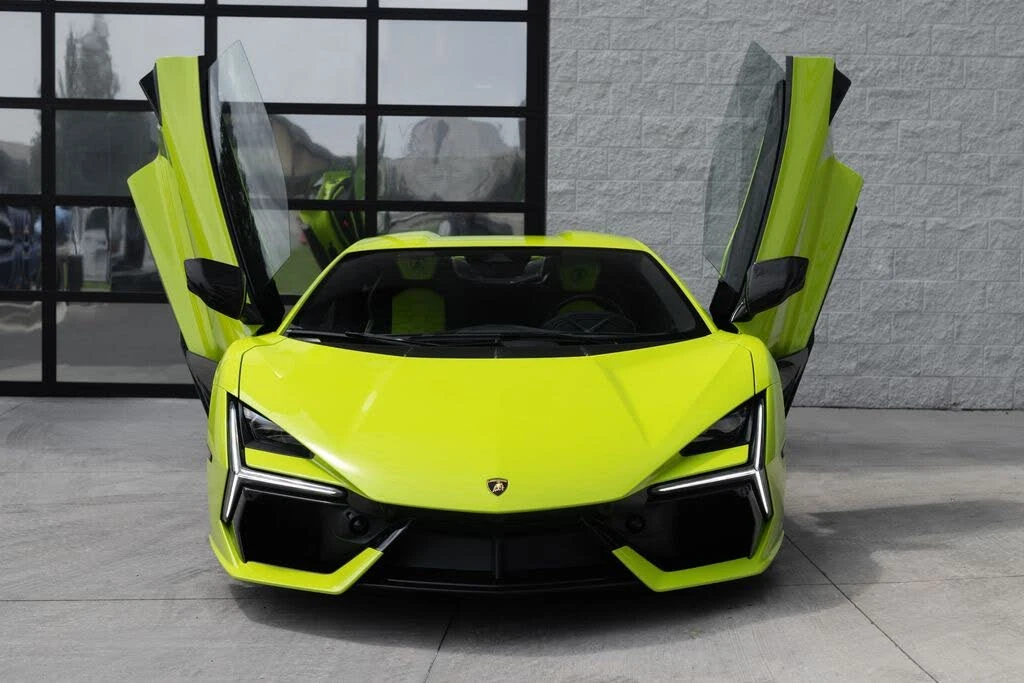 2026 Lamborghini Revuelto - Image 4 of 31
