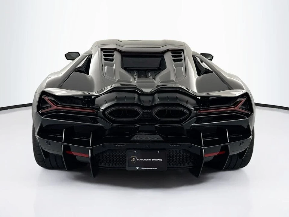 2026 Lamborghini Revuelto - Image 6 of 31