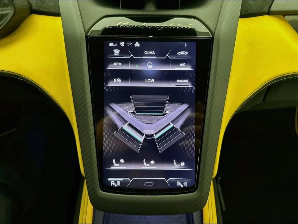 2026 Lamborghini Revuelto - Image 15 of 31