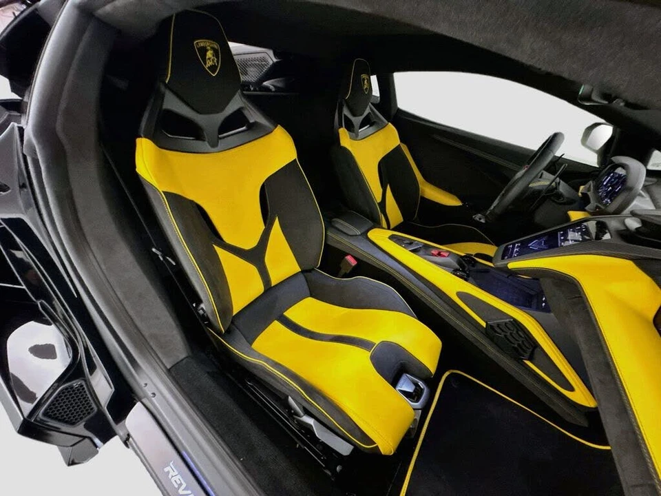 2026 Lamborghini Revuelto - Image 28 of 31