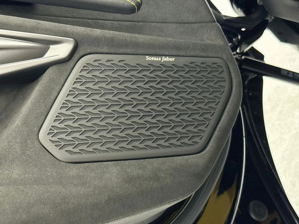 2026 Lamborghini Revuelto - Image 18 of 31
