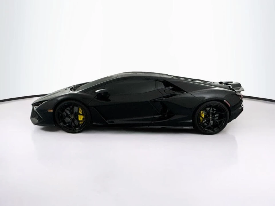 2026 Lamborghini Revuelto - Image 8 of 31