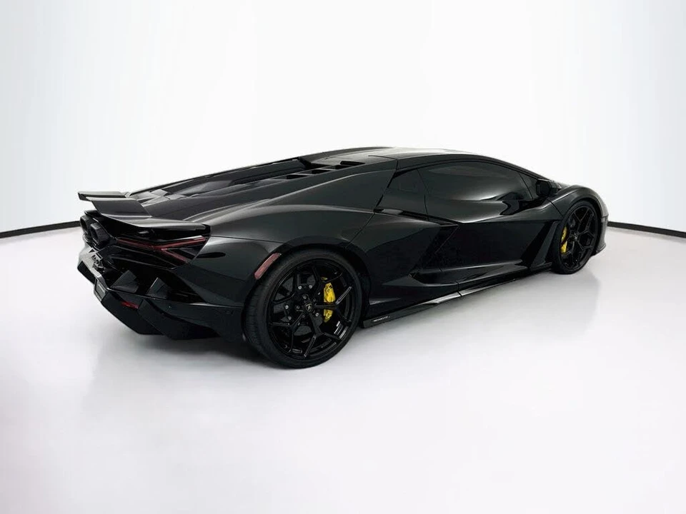 2026 Lamborghini Revuelto - Image 5 of 31