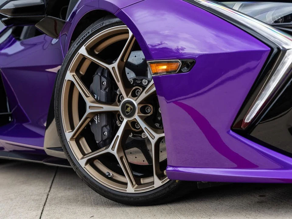 2026 Lamborghini Revuelto - Image 31 of 31