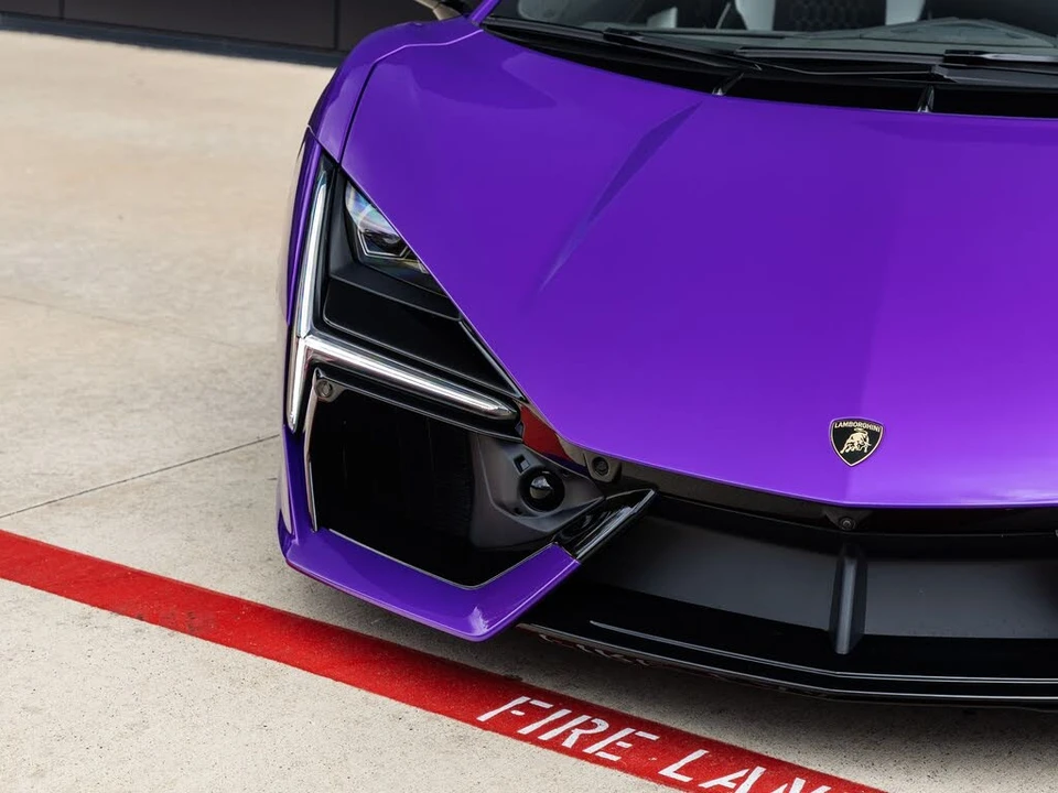 2026 Lamborghini Revuelto - Image 29 of 31
