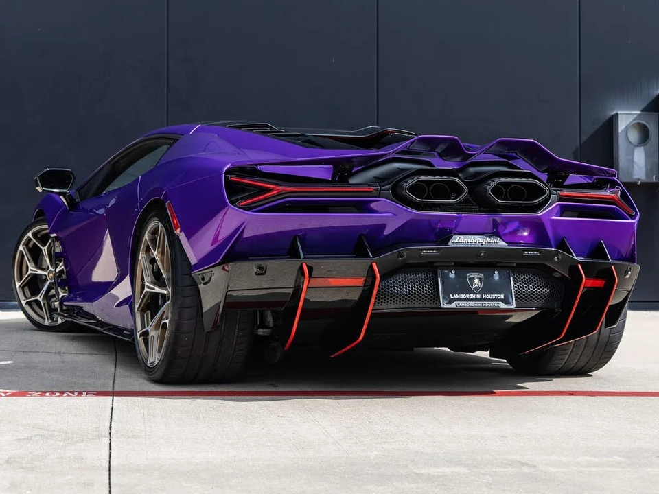 2026 Lamborghini Revuelto - Image 7 of 31