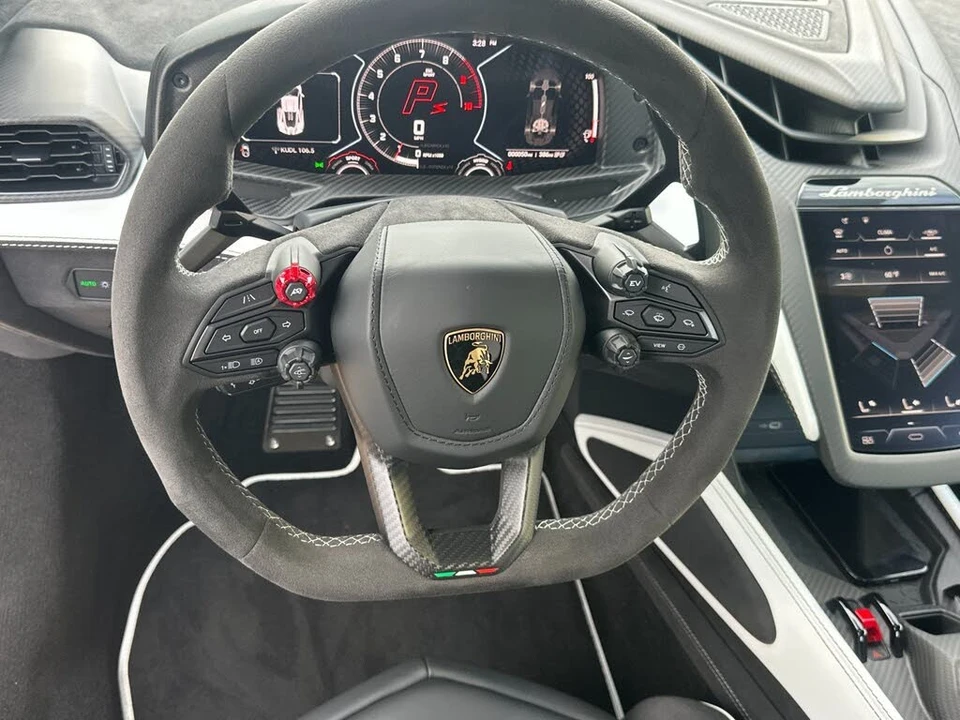 2026 Lamborghini Revuelto - Image 17 of 30