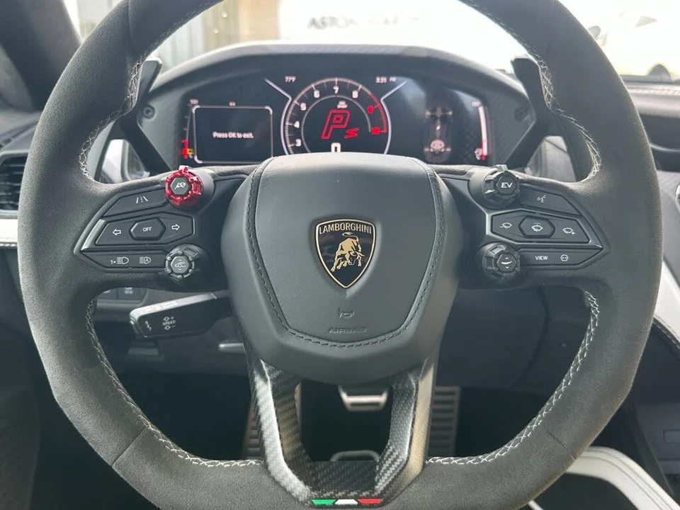 2026 Lamborghini Revuelto - Image 27 of 30