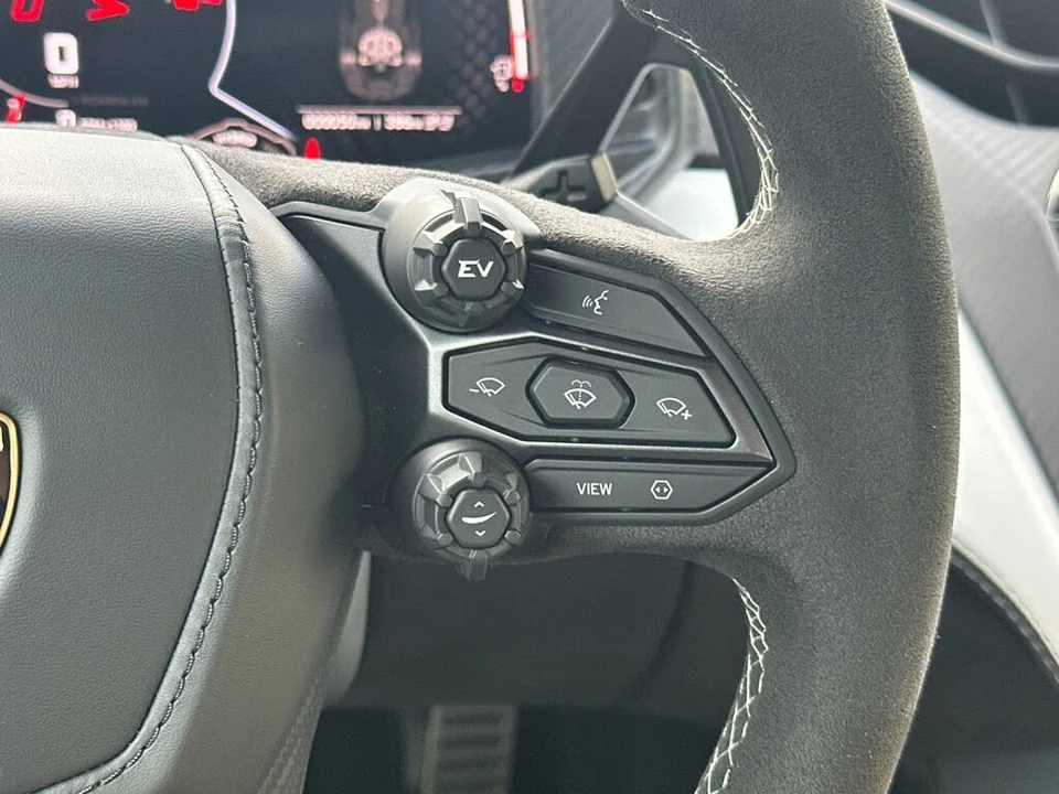 2026 Lamborghini Revuelto - Image 29 of 30