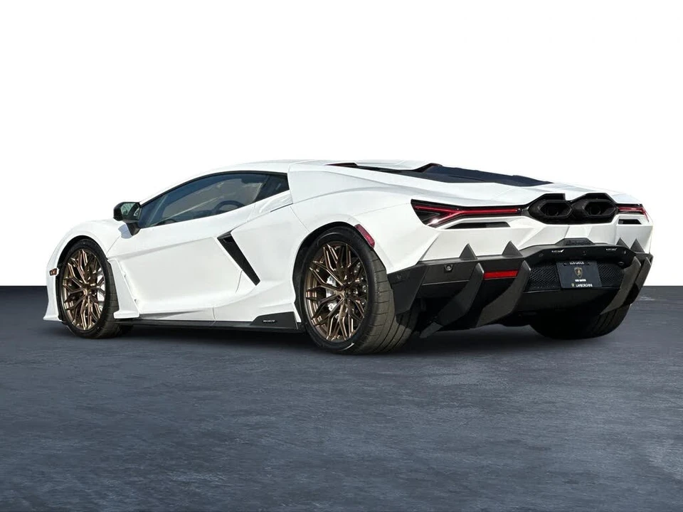 2026 Lamborghini Revuelto - Image 12 of 30