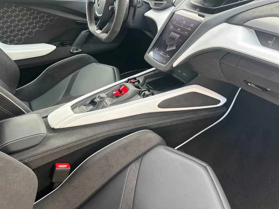 2026 Lamborghini Revuelto - Image 6 of 30