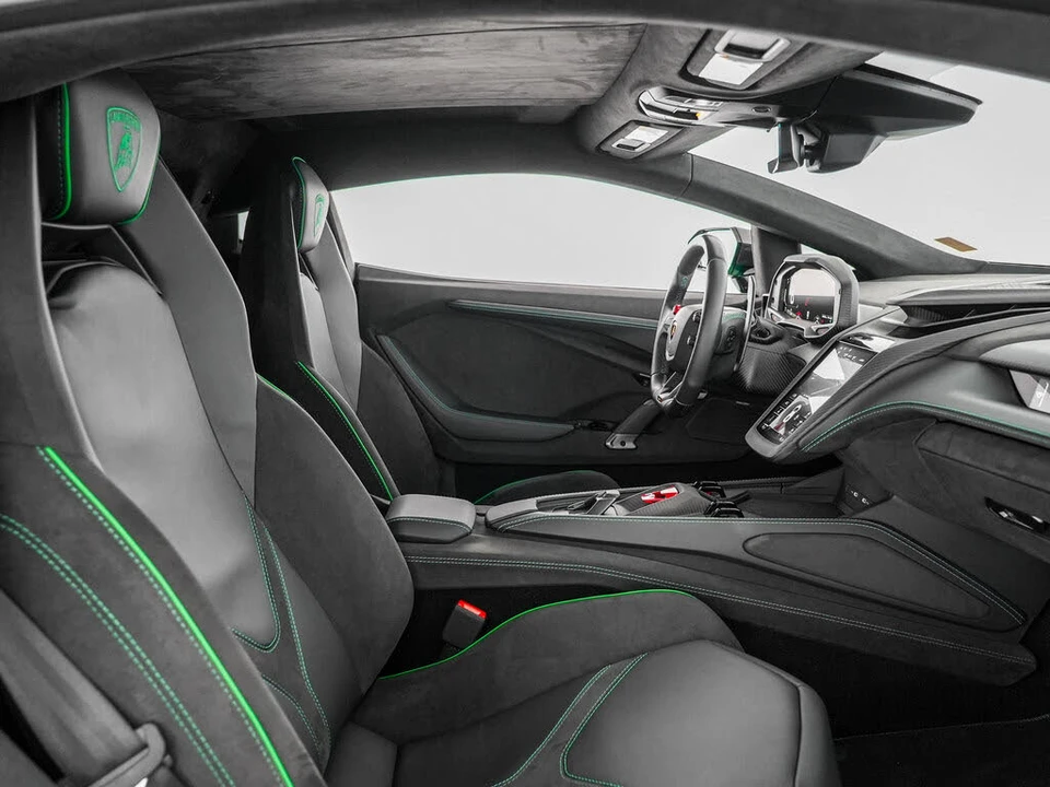 2026 Lamborghini Revuelto - Image 24 of 31