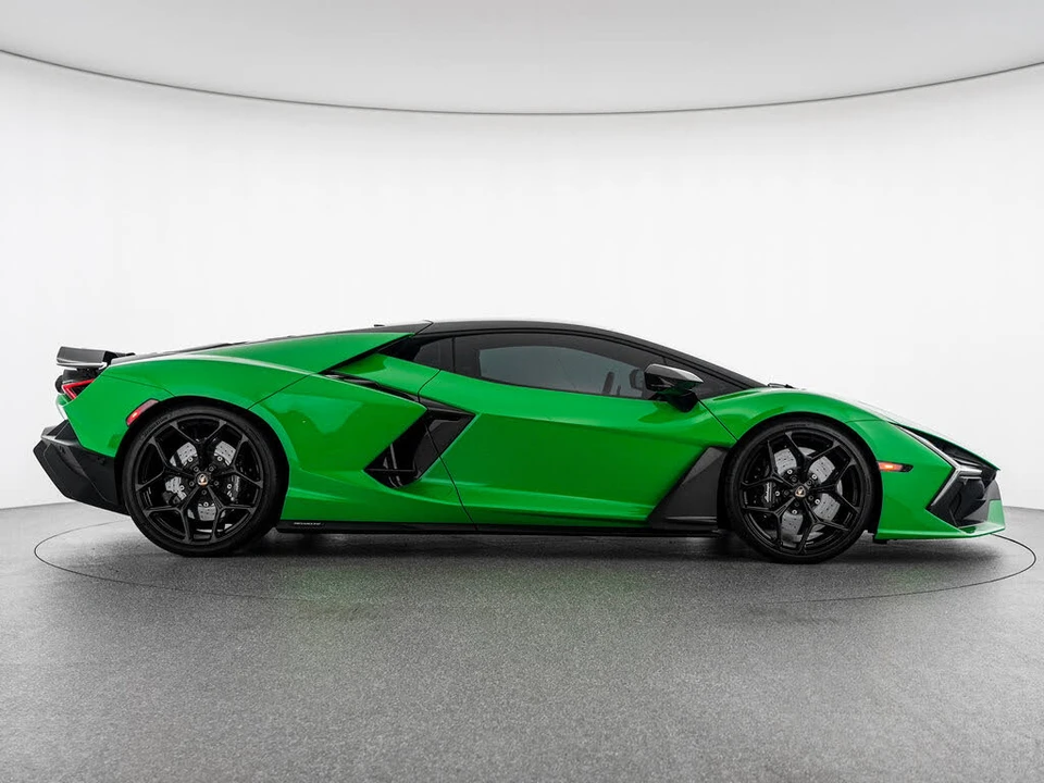 2026 Lamborghini Revuelto - Image 7 of 31