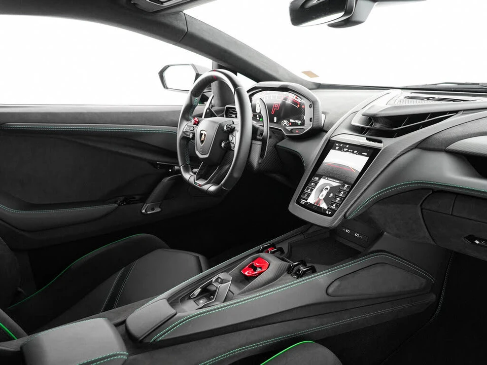 2026 Lamborghini Revuelto - Image 26 of 31