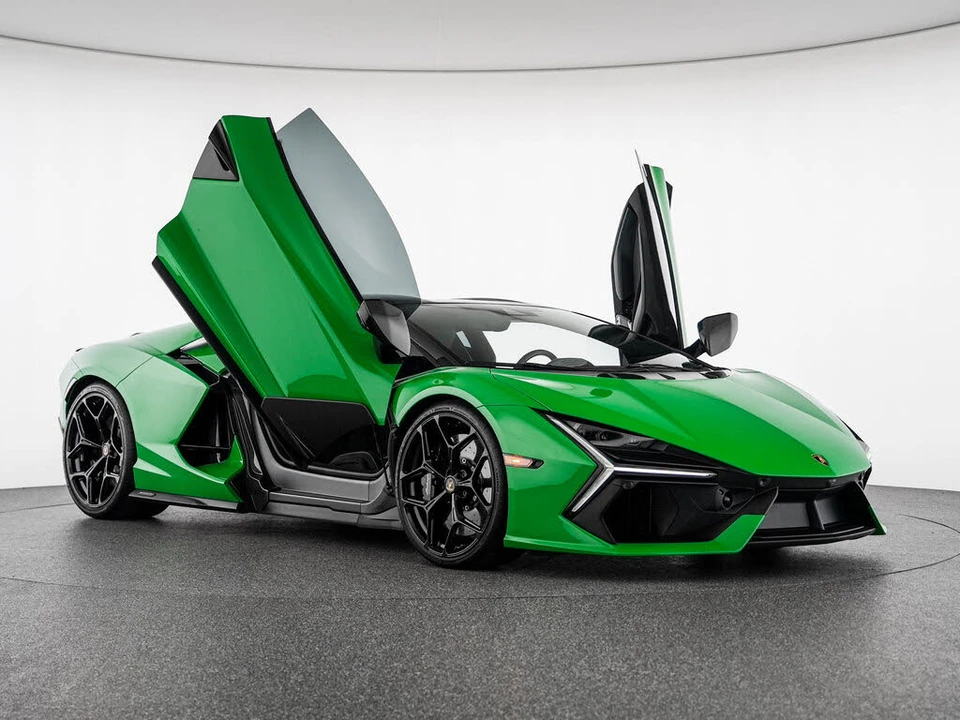 2026 Lamborghini Revuelto - Image 8 of 31