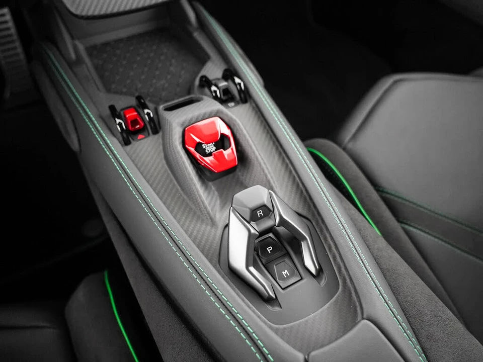 2026 Lamborghini Revuelto - Image 21 of 31