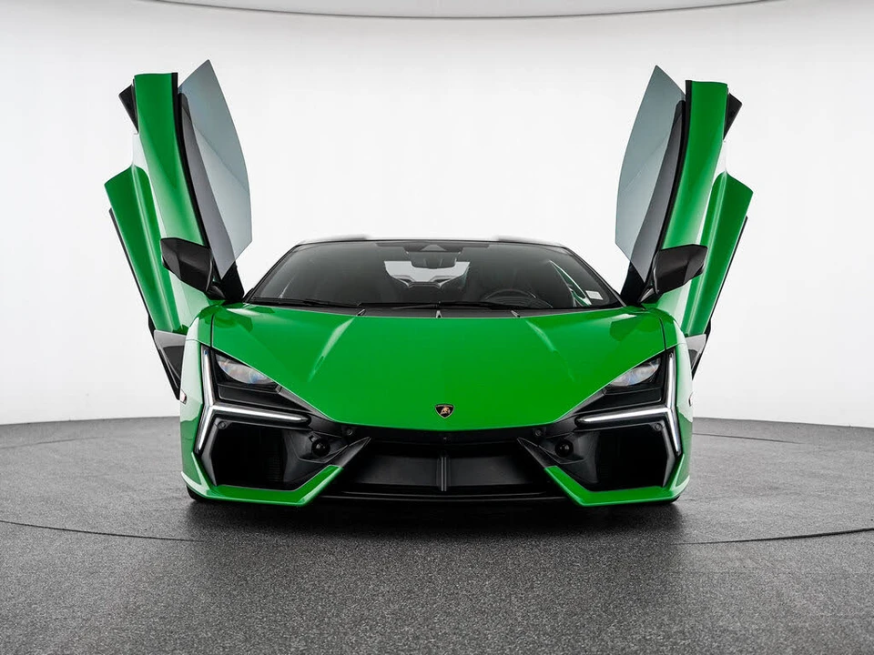 2026 Lamborghini Revuelto - Image 10 of 31