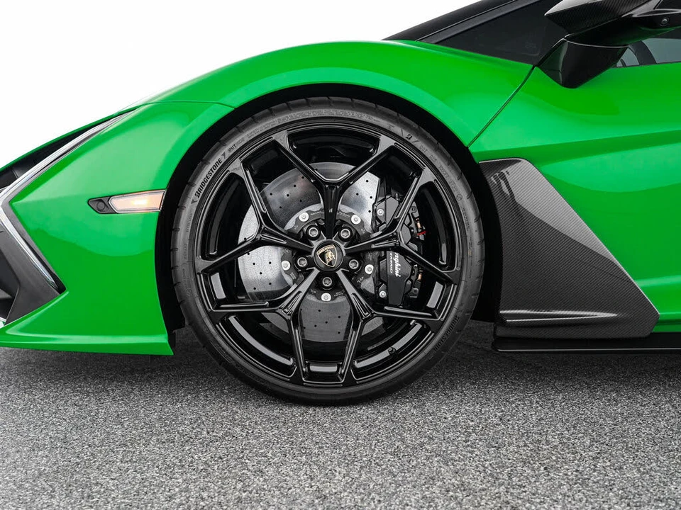 2026 Lamborghini Revuelto - Image 31 of 31